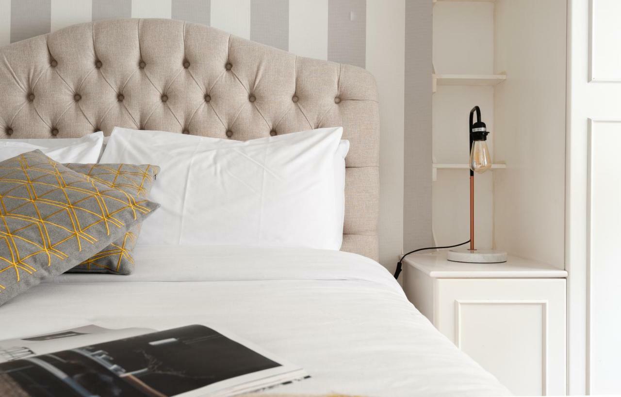 The South Kensington Mews - Lovely 5Bdr Home ลอนดอน ภายนอก รูปภาพ