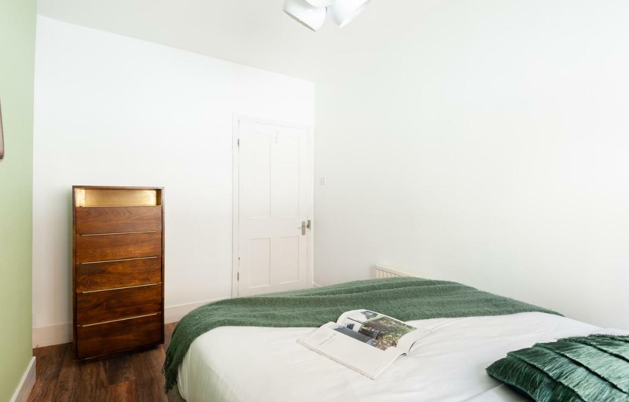 The South Kensington Mews - Lovely 5Bdr Home ลอนดอน ภายนอก รูปภาพ