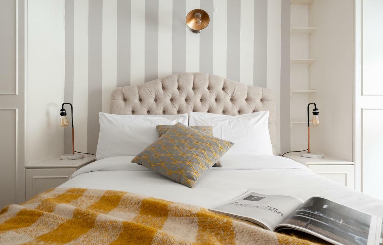 The South Kensington Mews - Lovely 5Bdr Home ลอนดอน ภายนอก รูปภาพ