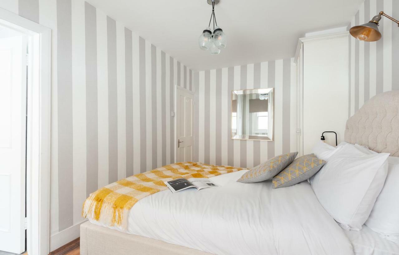 The South Kensington Mews - Lovely 5Bdr Home ลอนดอน ภายนอก รูปภาพ
