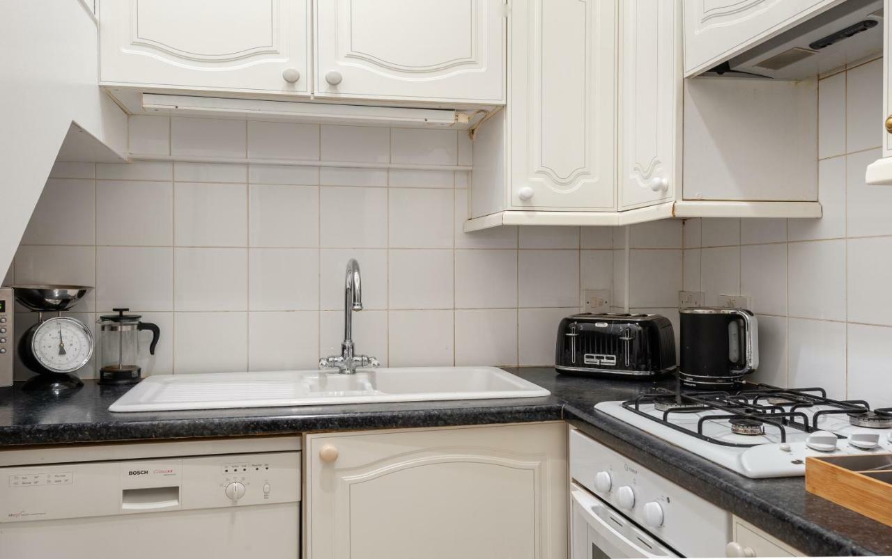 The South Kensington Mews - Lovely 5Bdr Home ลอนดอน ภายนอก รูปภาพ